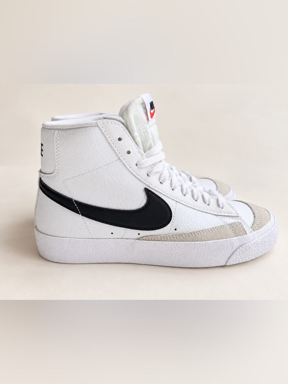 Nike Blazer Mid ’77 White Black High Top Sneakers Women’s 6.5
